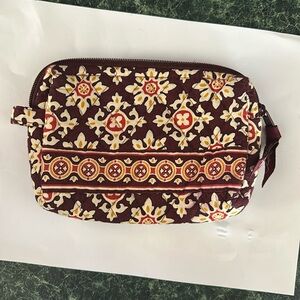 Vera Bradley zip Cosmetic case Burgundy Medallion